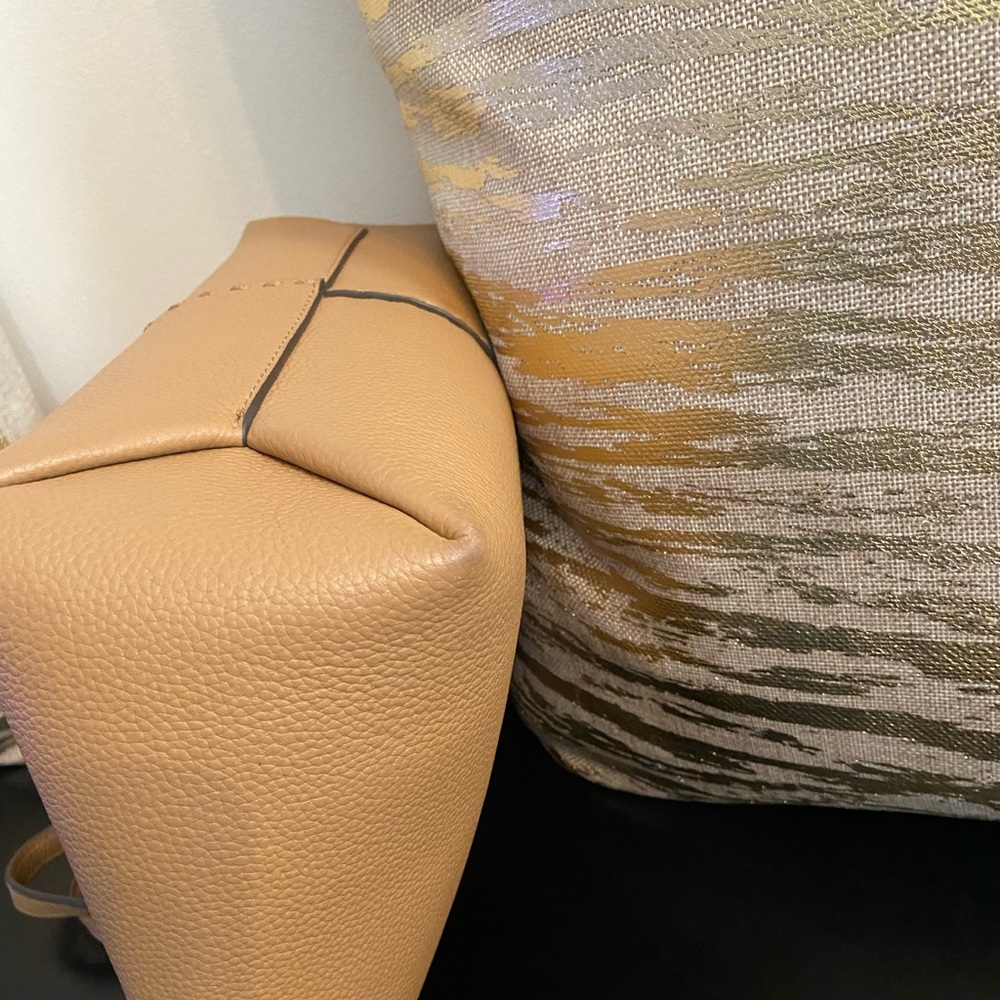 “SOLD” Tory Burch McGraw Top-Zip Satchel - Picture 8 of 13
